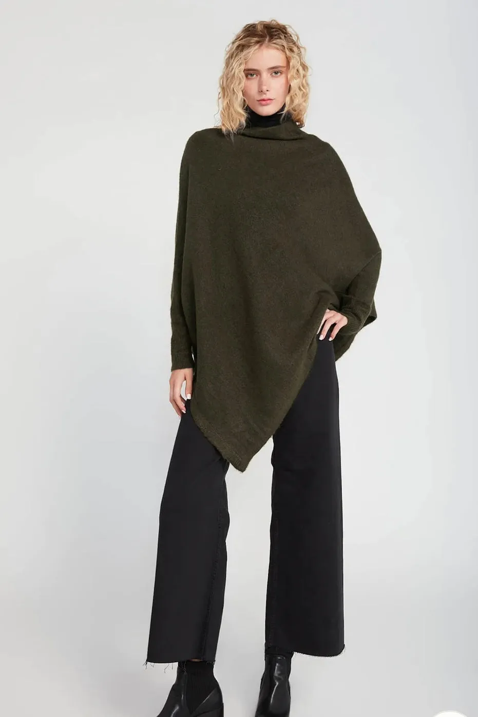 Triangle Poncho w/ Sleeves