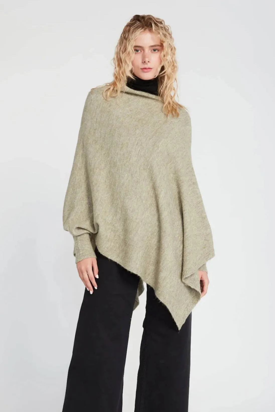 Triangle Poncho w/ Sleeves