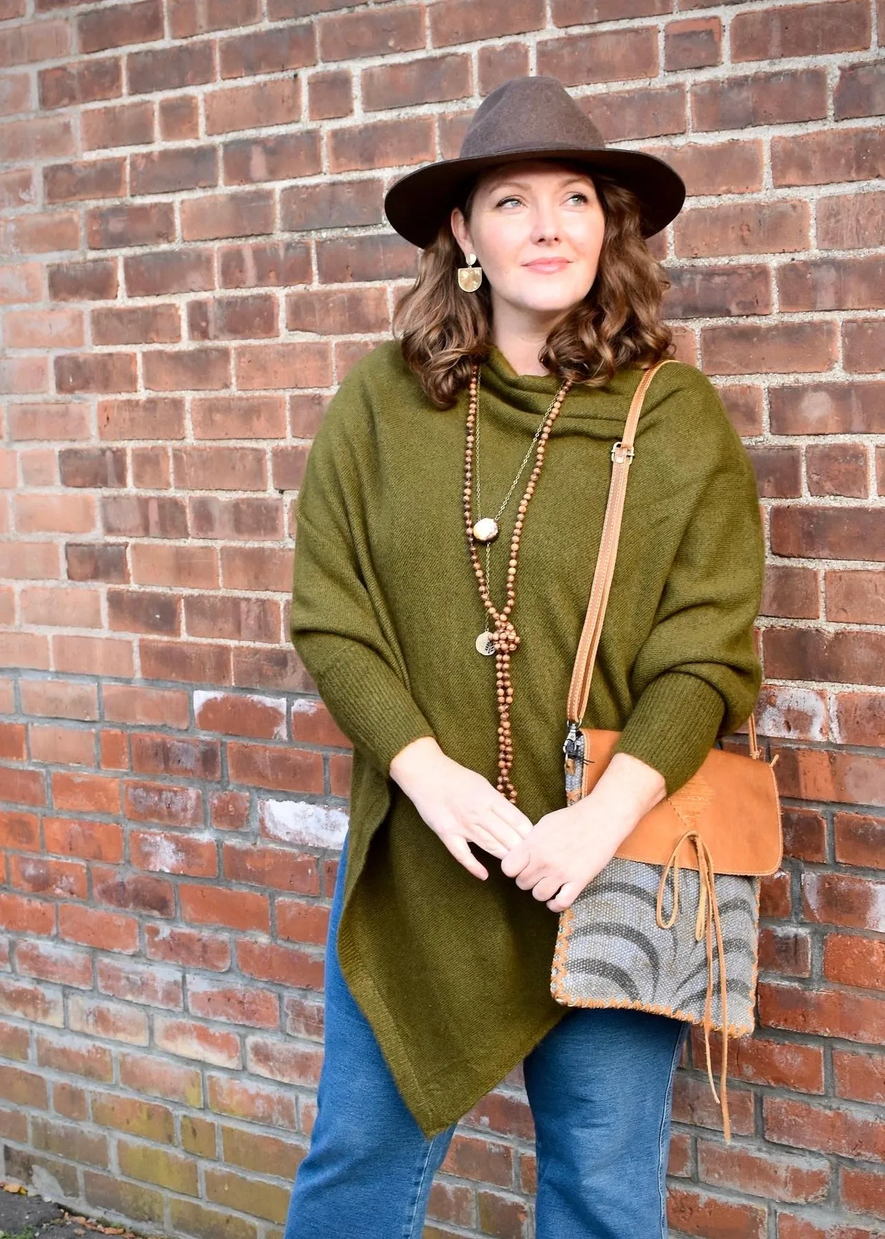 Triangle Poncho w/ Sleeves